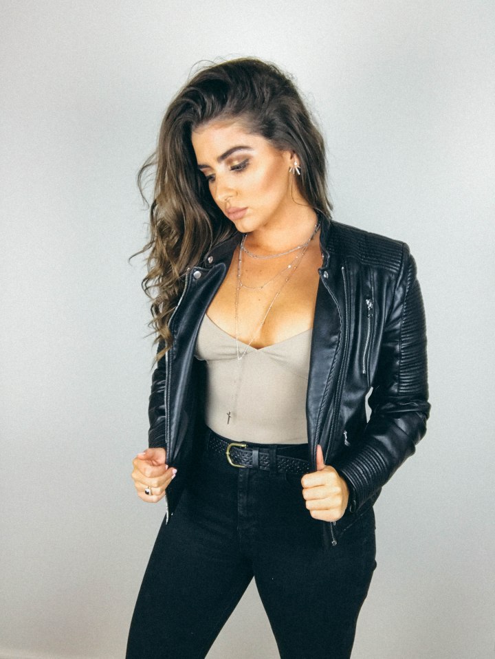 Nicole Kat in Anastasia Beverly Hills Powder Contour Palette BDG High Waisted Jeans Zara Leather Jacket Kylie Lip Kit Dolce K Anastasia Beverly Hills Brow Definer Dark Brown